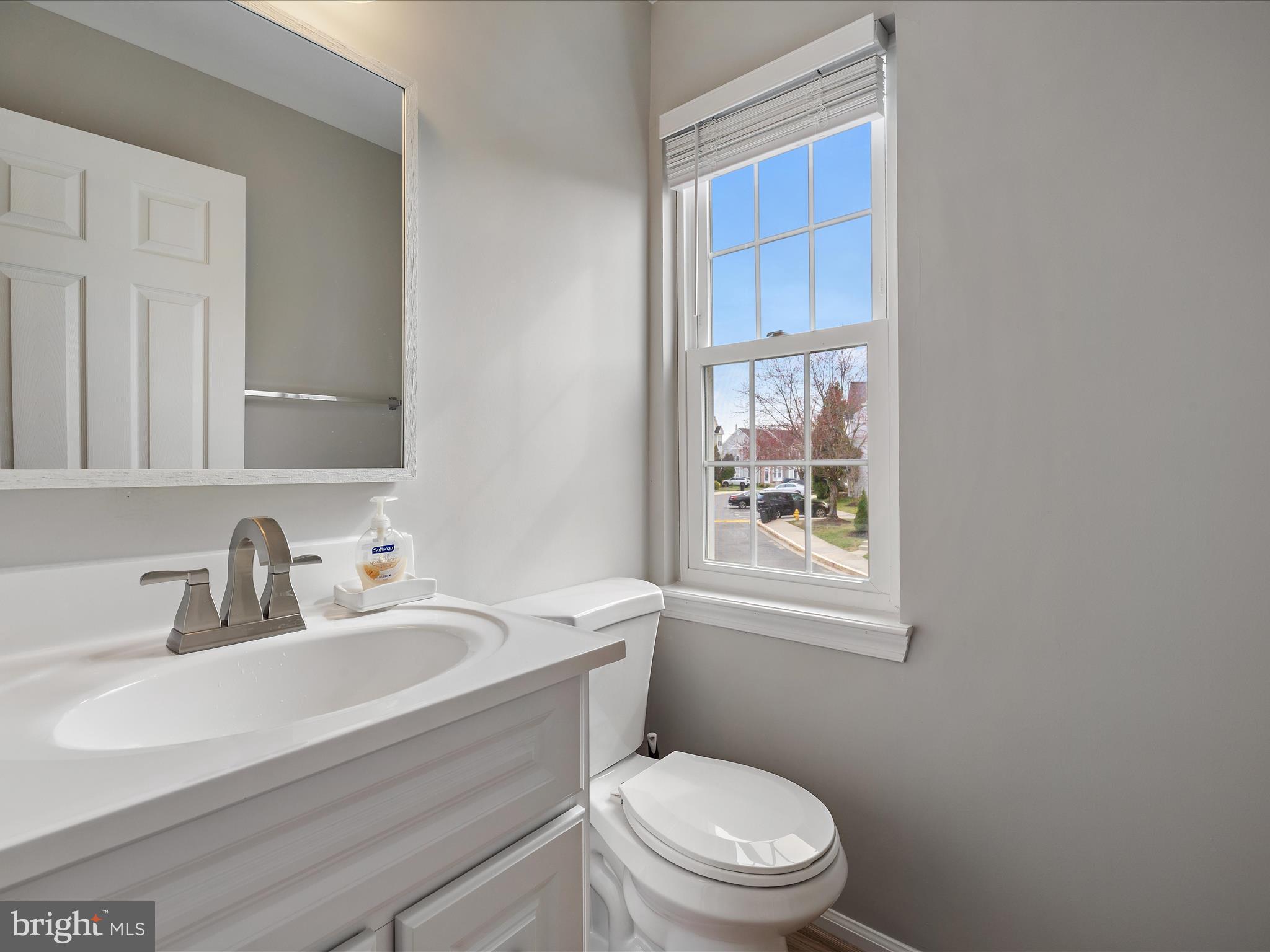 646 Howards Loop Annapolis, MD 21401 - Photo 7 of 32 Powder Room