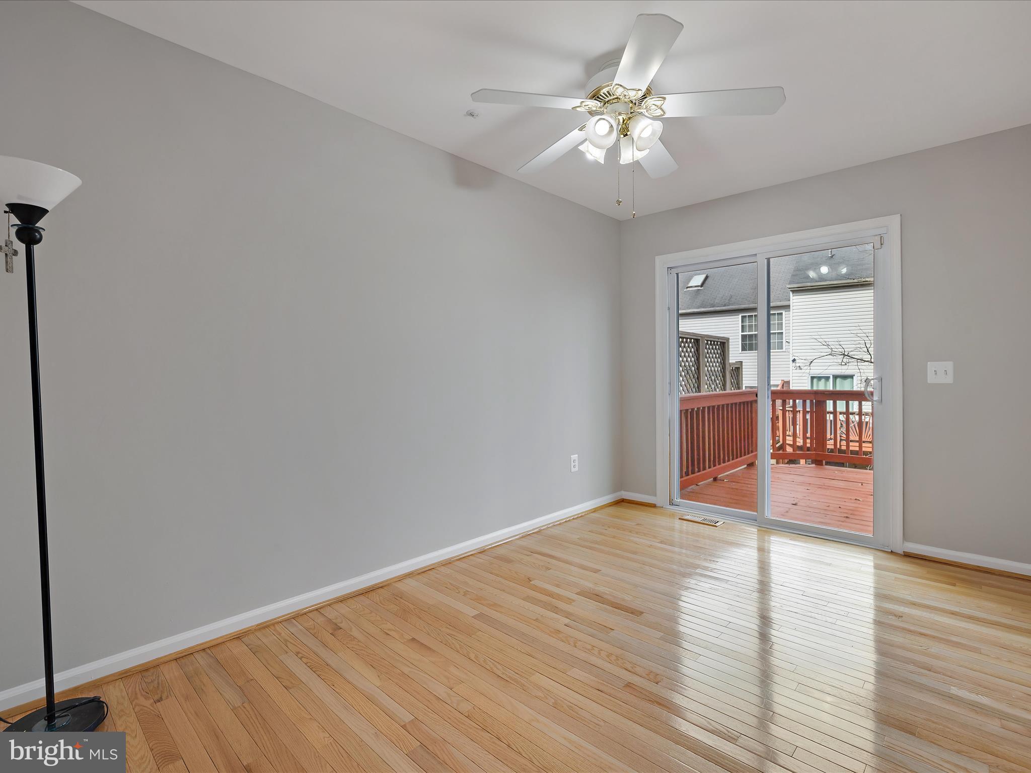 646 Howards Loop Annapolis, MD 21401 - Photo 8 of 32 Dining Area