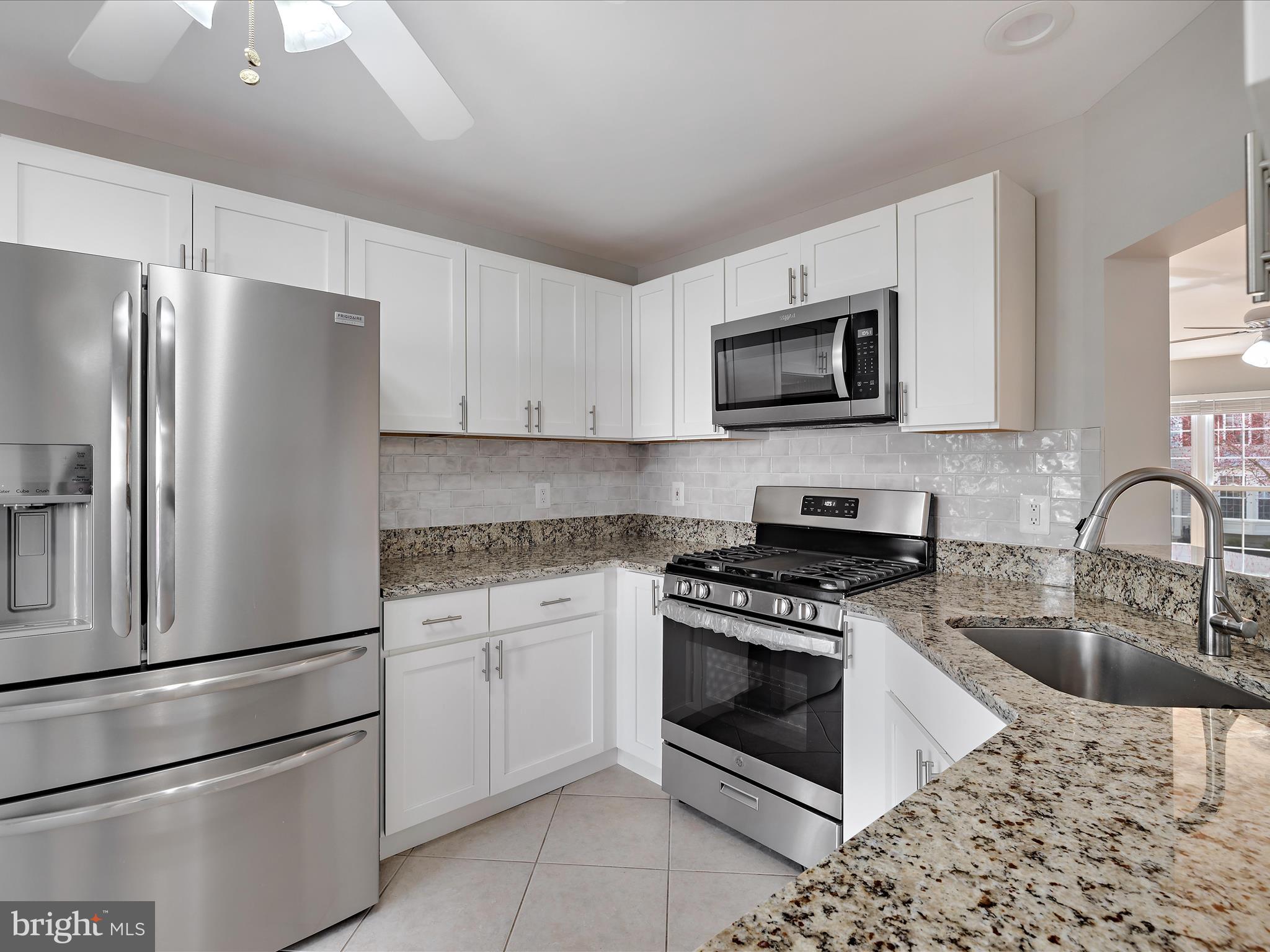 646 Howards Loop Annapolis, MD 21401 - Photo 10 of 32 Kitchen