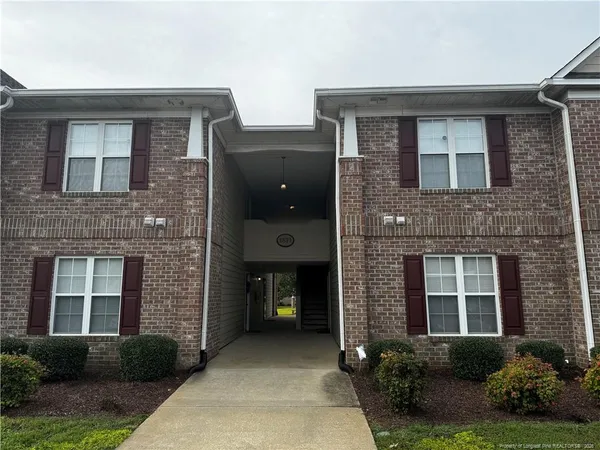 $1,250 | 1811 Balmoral Drive, Unit 203, Fayetteville, NC 28304