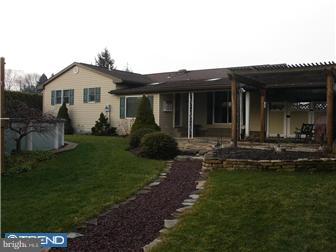 237 Elwyn Avenue Sinking Spring, PA 19608 - Photo 3 of 12 Gallery Image 3