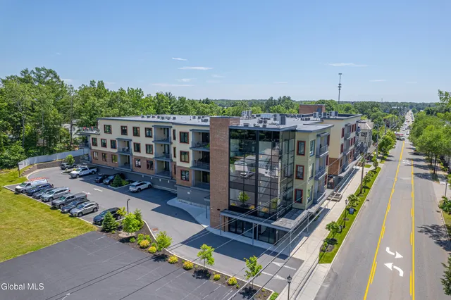 $3,000 | 116 West Avenue, Unit 305, Saratoga Springs, NY 12866