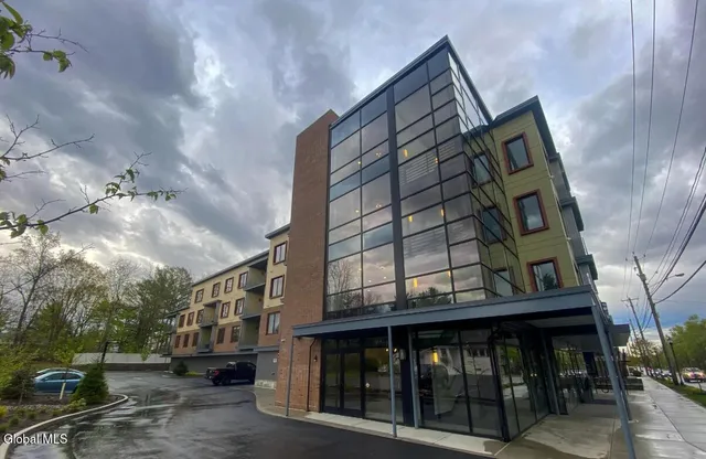 $3,000 | 116 West Avenue, Unit 305, Saratoga Springs, NY 12866