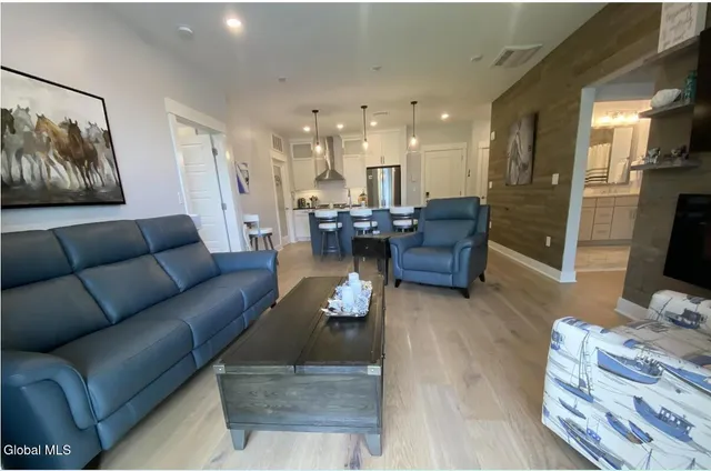 $3,000 | 116 West Avenue, Unit 305, Saratoga Springs, NY 12866