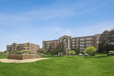 $330,000 | 7051 West Touhy Avenue, Unit 604, Niles, IL 60714