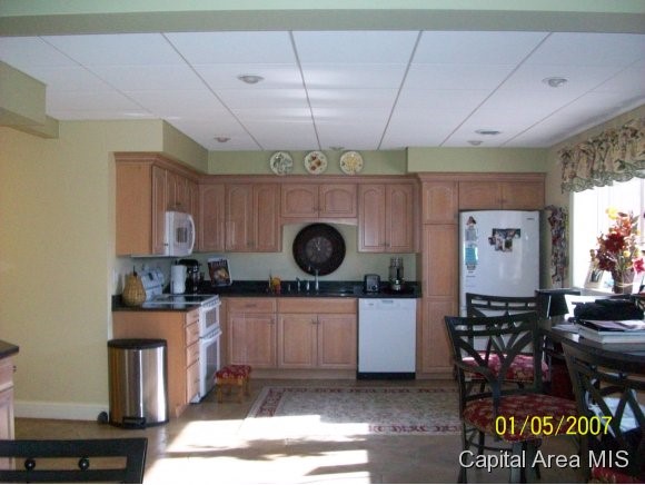 2997 Leach Road Rochester, IL 62563 - Photo 5 of 16