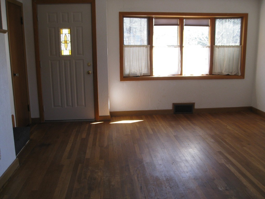 9 Wilmington Road Burlington, MA 01803 - Photo 3 of 12 Gallery Image 3
