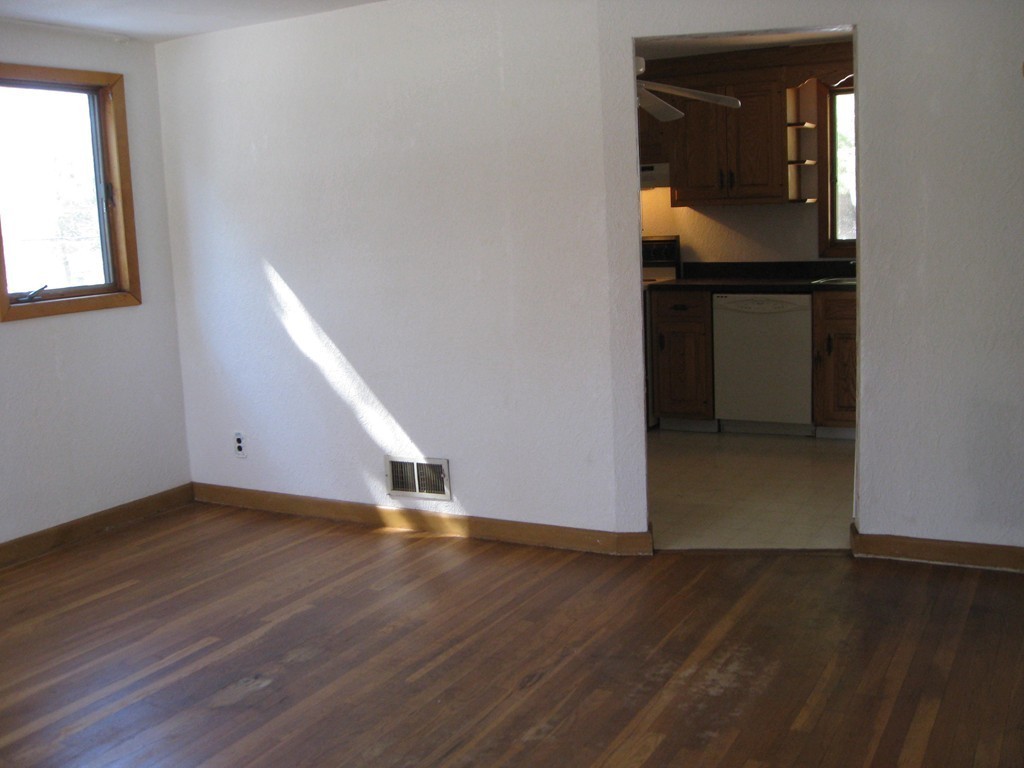 9 Wilmington Road Burlington, MA 01803 - Photo 4 of 12 Gallery Image 4