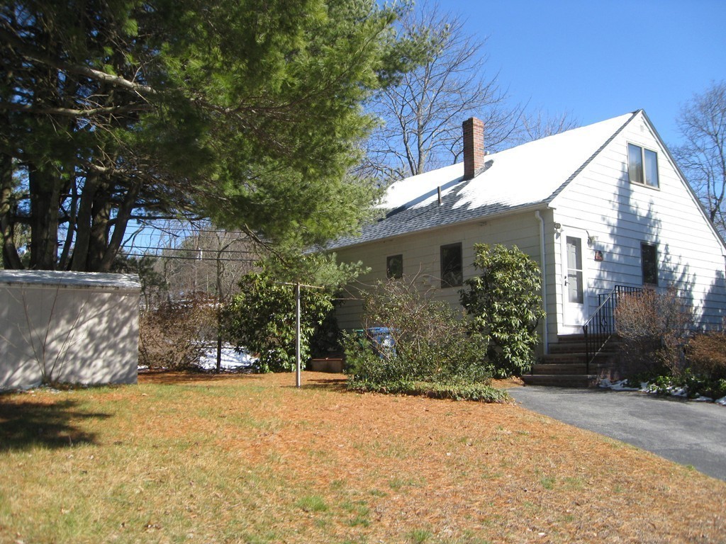 9 Wilmington Road Burlington, MA 01803 - Photo 10 of 12 Gallery Image 10