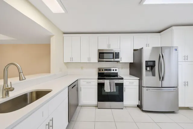 $875,000 | 240 Captains Walk, Unit 5140, Delray Beach, FL 33483