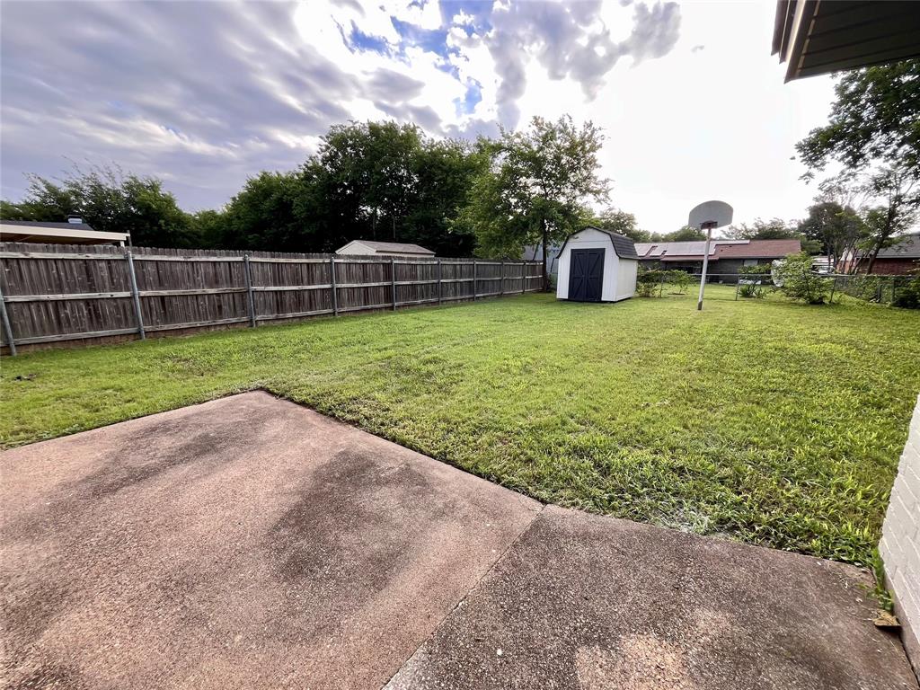 721 Lisa Lane Cedar Hill, TX 75104 - Photo 14 of 35