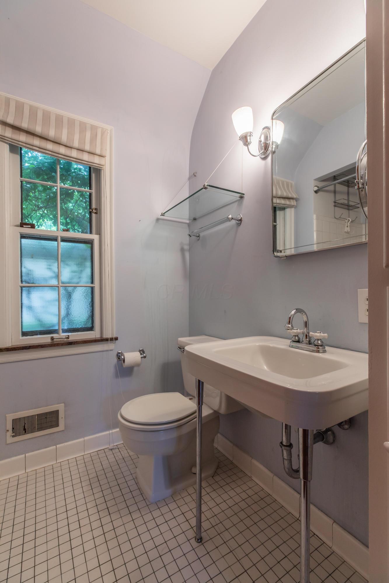 2767 Bryden Road Columbus, OH 43209 - Photo 22 of 43