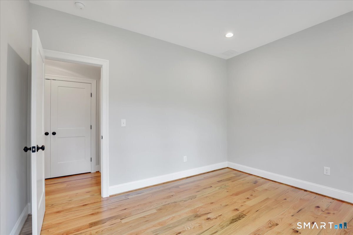 147 Hackmatack Street Manchester, CT 06040 - Photo 9 of 25 Gallery Image 9
