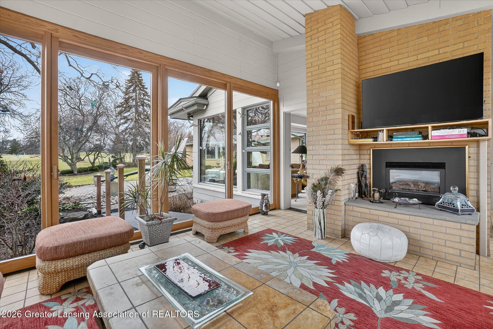 1341 Cambridge Road Lansing, MI 48911 - Photo 21 of 62 22-1341-Cambridge-Rd-Lansing-MI-48911-Wi