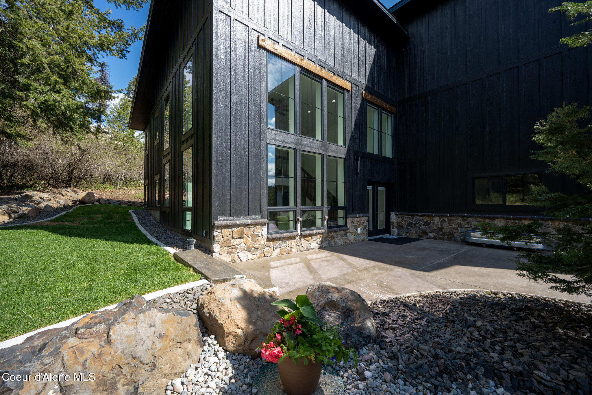 6799 East Shiras Road Coeur D'Alene, ID 83814 - Photo 78 of 98 Patio