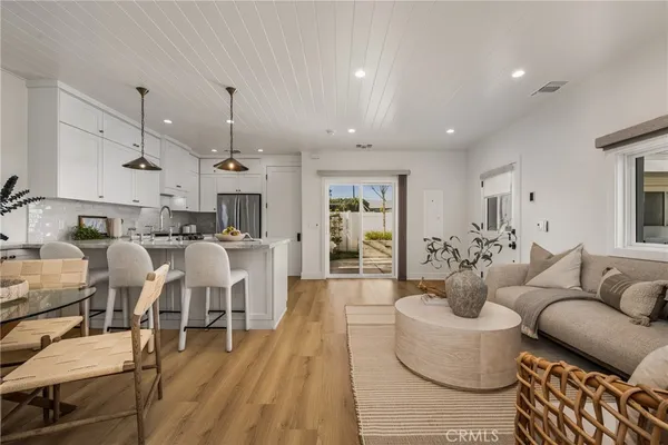 $4,000 | 2138 Orange Avenue, Unit C120, Costa Mesa, CA 92627