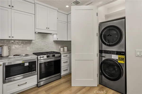 $4,000 | 2138 Orange Avenue, Unit C120, Costa Mesa, CA 92627