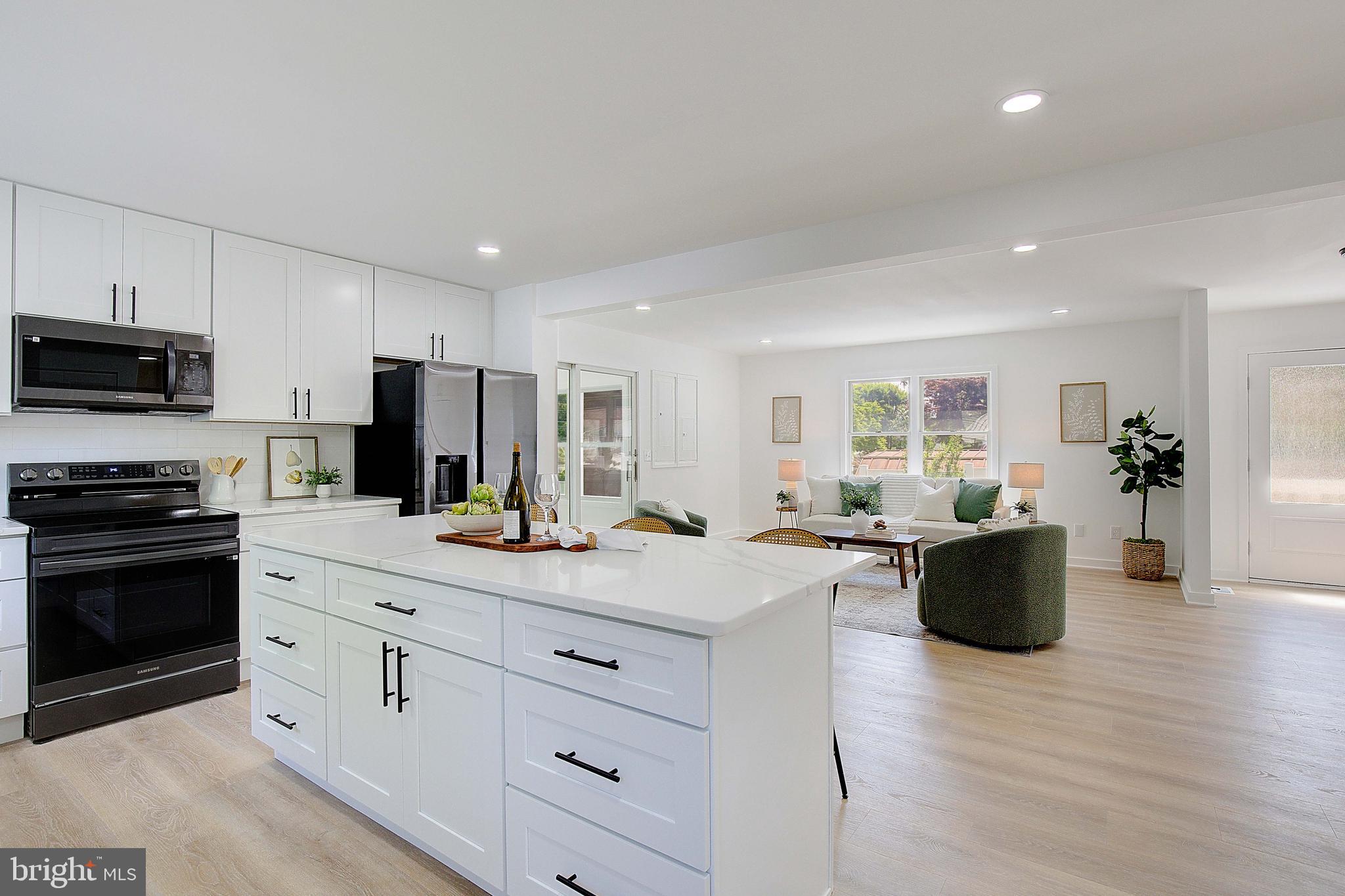 468 Riverview Drive Edgewater, MD 21037 - Photo 12 of 68 Kitchen/Family Room combo