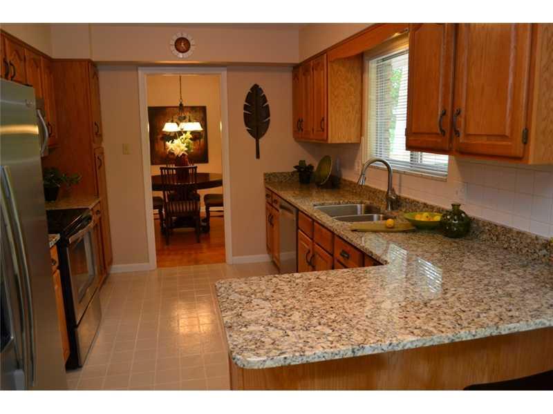 6205 Brokenhurst Road Indianapolis, IN 46220 - Photo 8 of 24