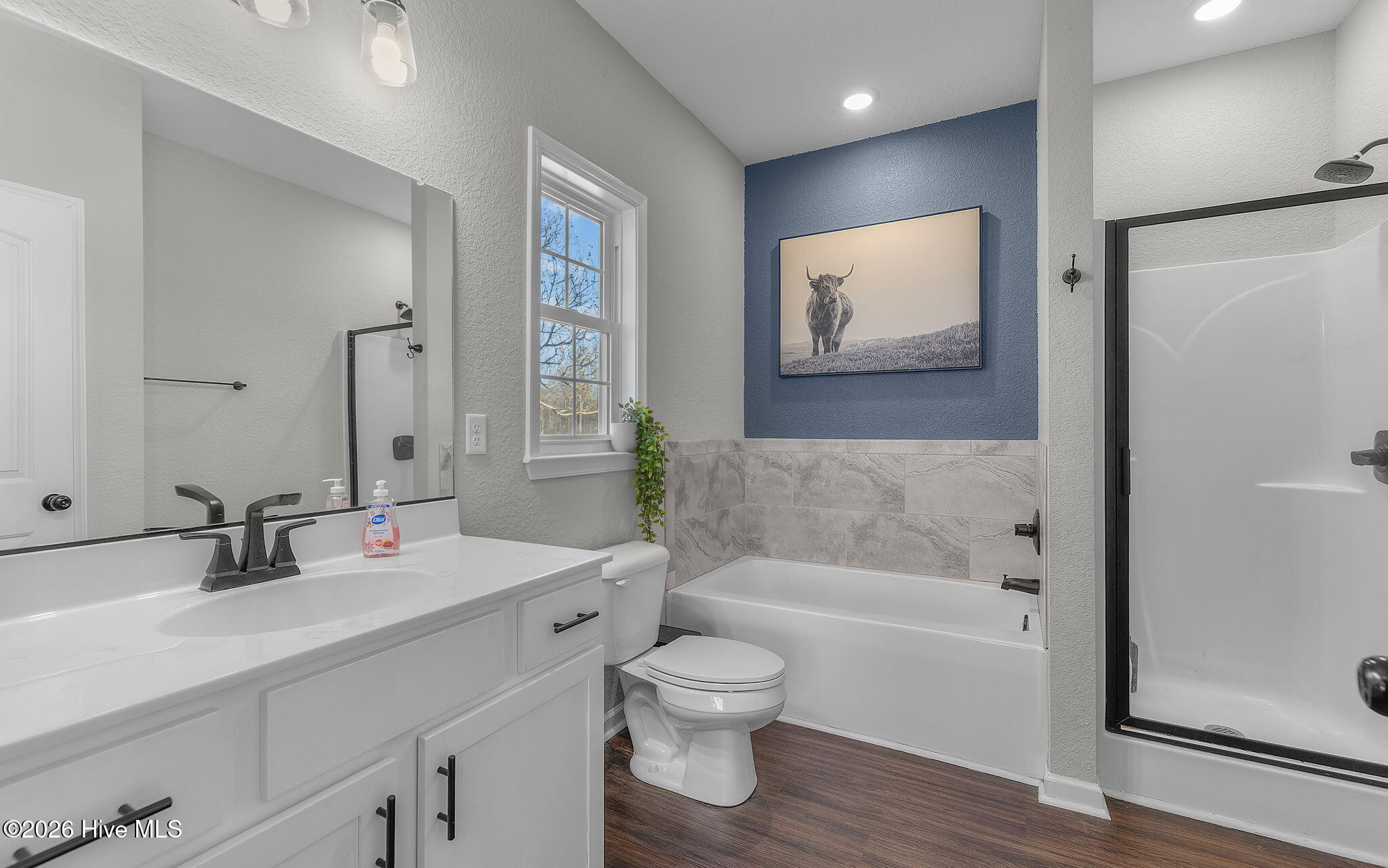 104 Creekmore Road Currituck, NC 27929 - Photo 21 of 33 First floor Primary suite