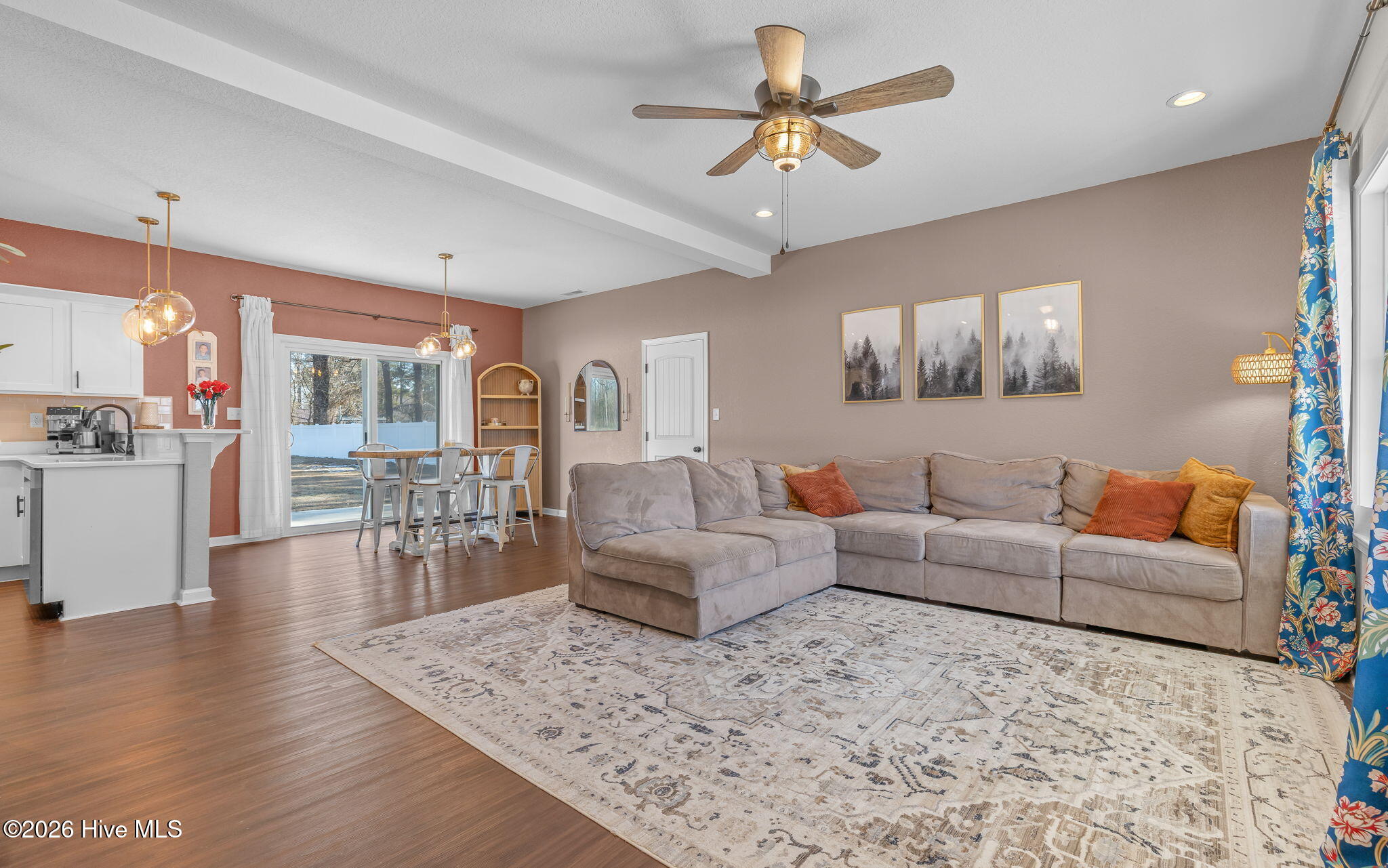 104 Creekmore Road Currituck, NC 27929 - Photo 4 of 33 Living area