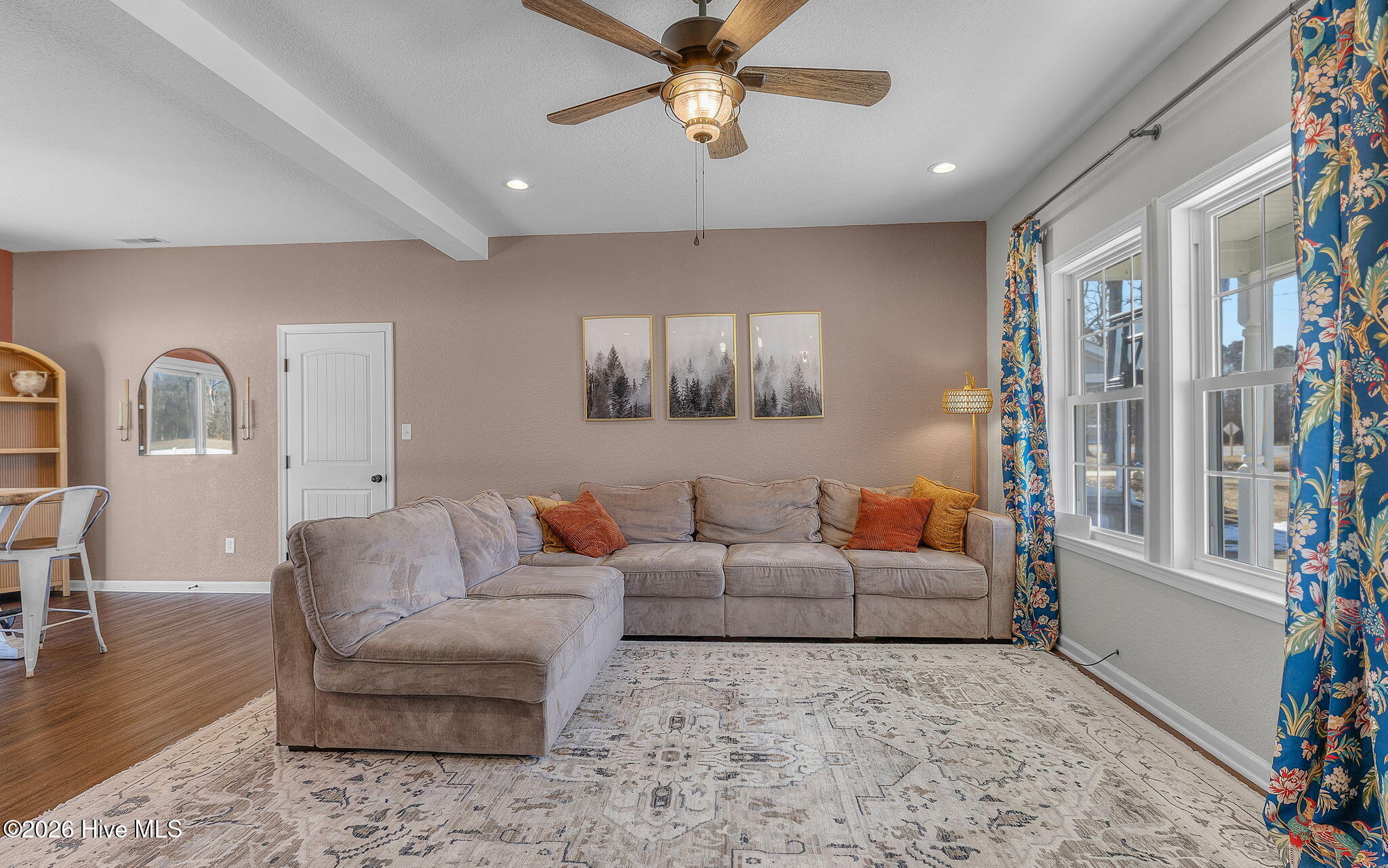 104 Creekmore Road Currituck, NC 27929 - Photo 5 of 33 Living area