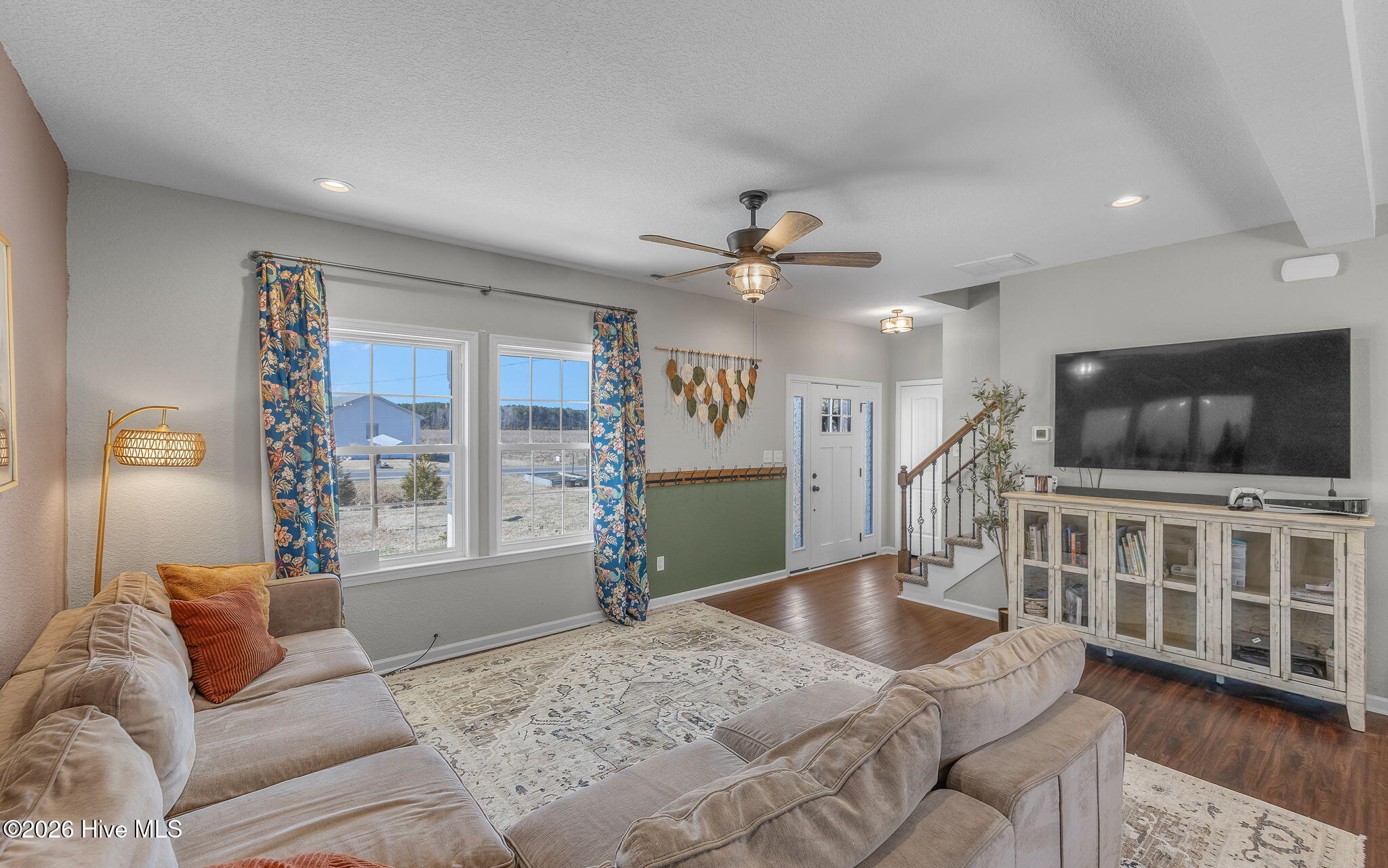 104 Creekmore Road Currituck, NC 27929 - Photo 7 of 33 Living area