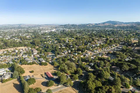 $2,895,000 | 1375 Gossage Avenue, Petaluma, CA 94952