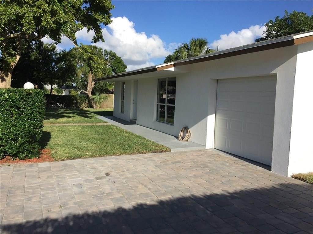22278 Southwest 64th Avenue Boca Raton, FL 33428 - Photo 3 of 23 Photo 3