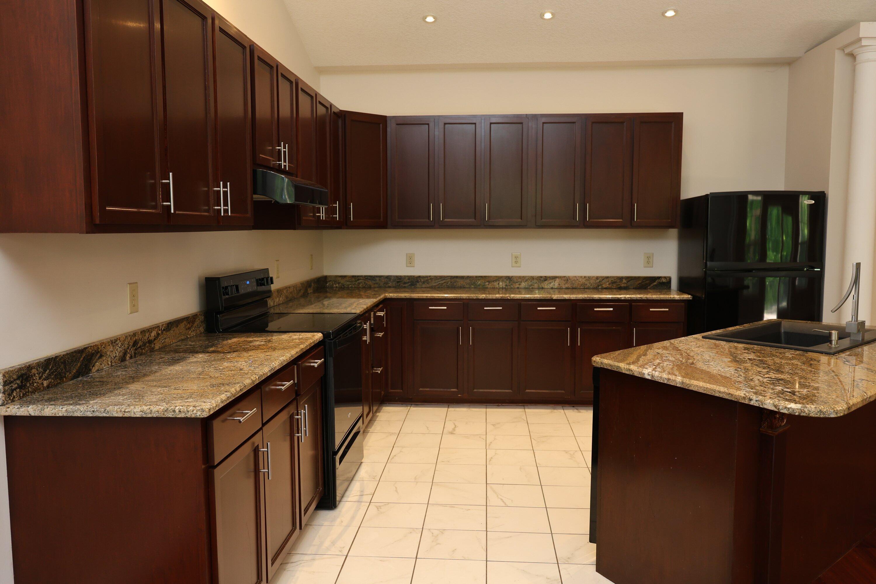 4712 Westervelt Road Meggett, SC 29449 - Photo 7 of 34 17_kitchen_3G4A8025