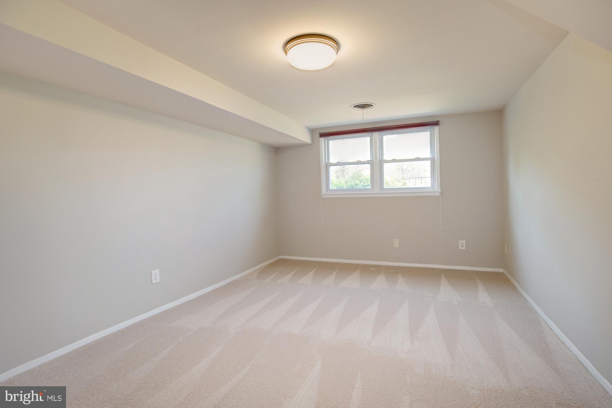 7414 Grace Street Springfield, VA 22150 - Photo 14 of 31 Gallery Image 14