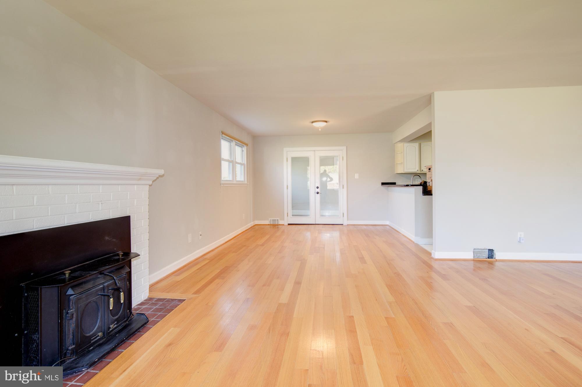 7414 Grace Street Springfield, VA 22150 - Photo 3 of 31 Gallery Image 3