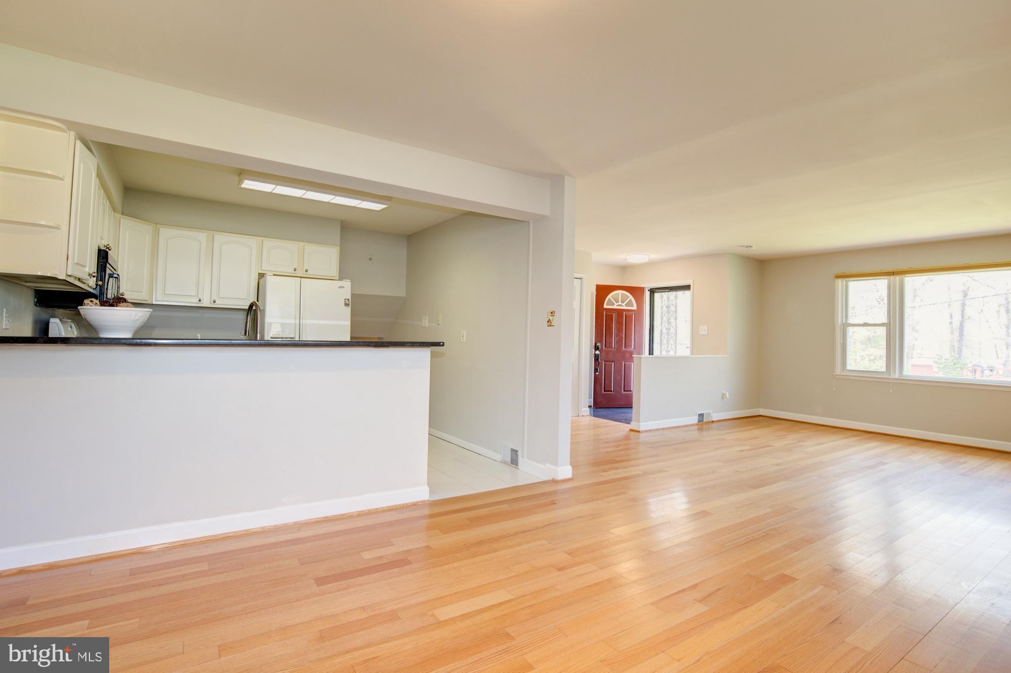 7414 Grace Street Springfield, VA 22150 - Photo 6 of 31 Gallery Image 6