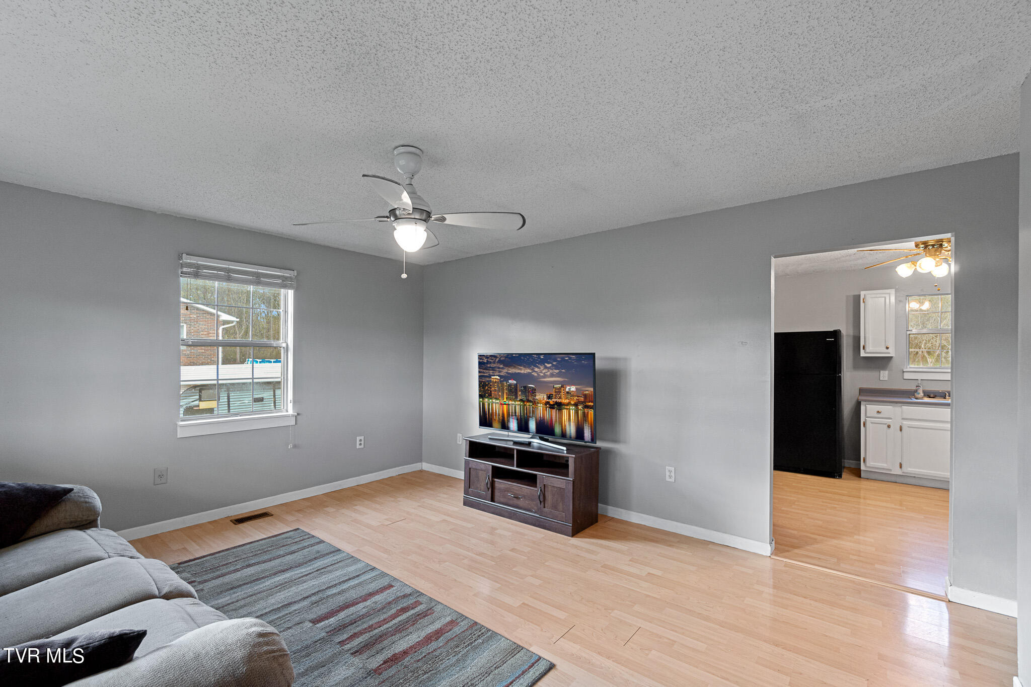 132 Fleetridge Road Telford, TN 37690 - Photo 8 of 34 Family Room