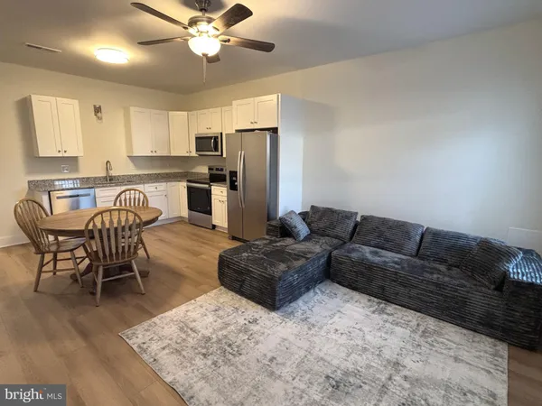 $1,400 | 111 West North Street, Unit 100, Charles Town, WV 25414