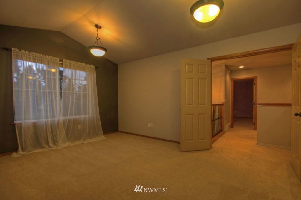 202 Hubbard Road Bothell, WA 98021 - Photo 12 of 22