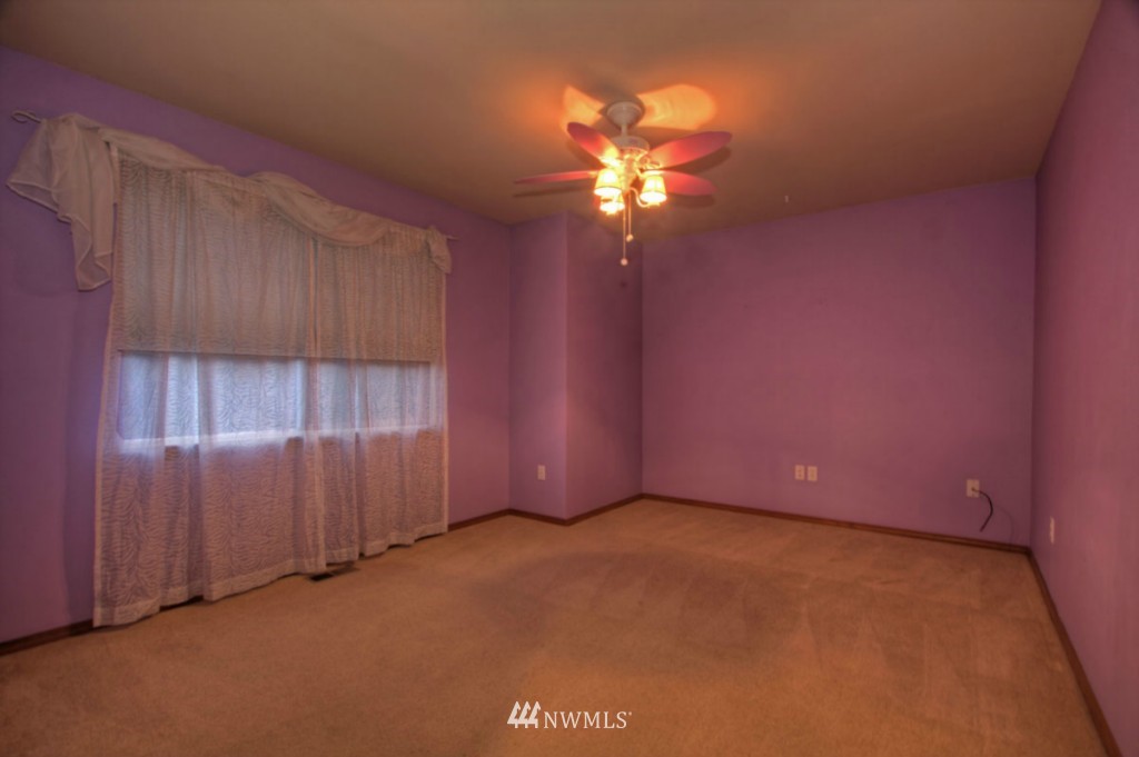 202 Hubbard Road Bothell, WA 98021 - Photo 13 of 22