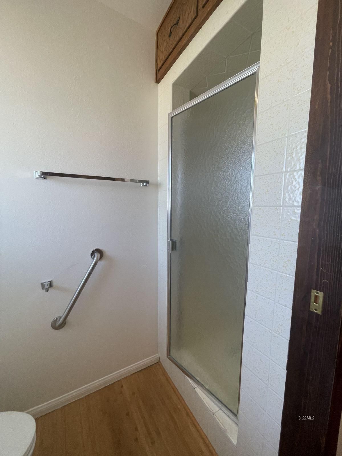 1562 West Reeves Avenue Ridgecrest, CA 93555 - Photo 18 of 45 a bathroom with a shower