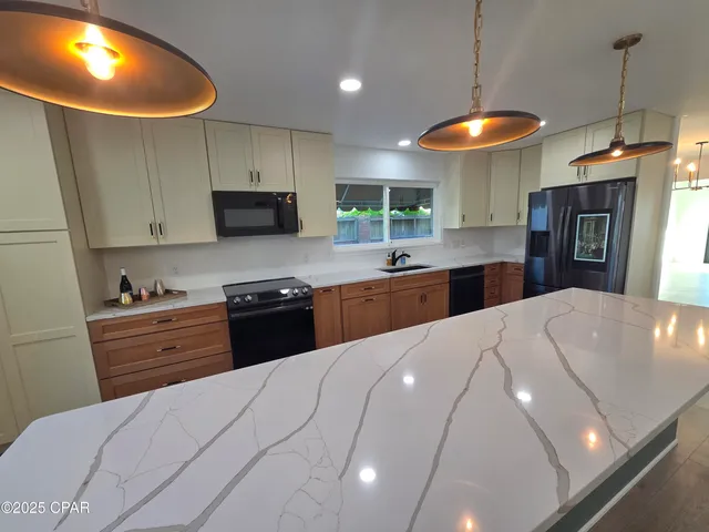 $5,000 | 920 West Beach Drive, Panama City, FL 32401