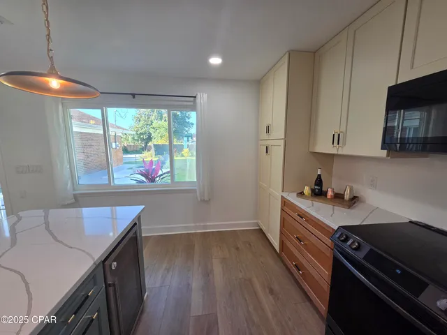 $5,000 | 920 West Beach Drive, Panama City, FL 32401