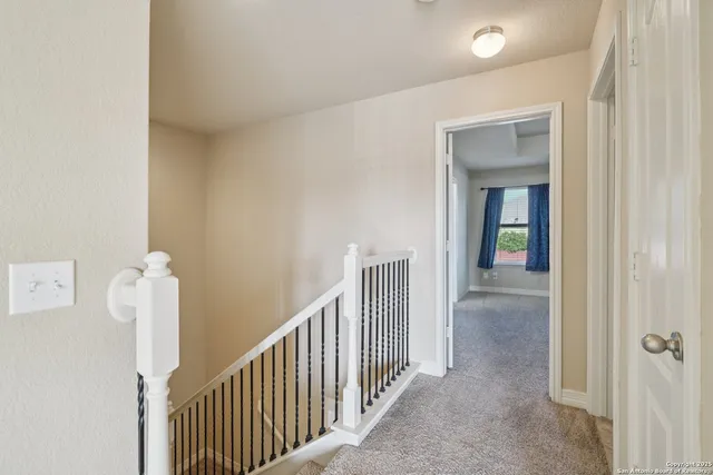 a view of entryway with bathroom