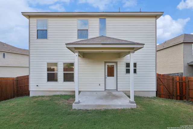 $2,195 | 10750 Gentle Fox Bay, San Antonio, TX 78245