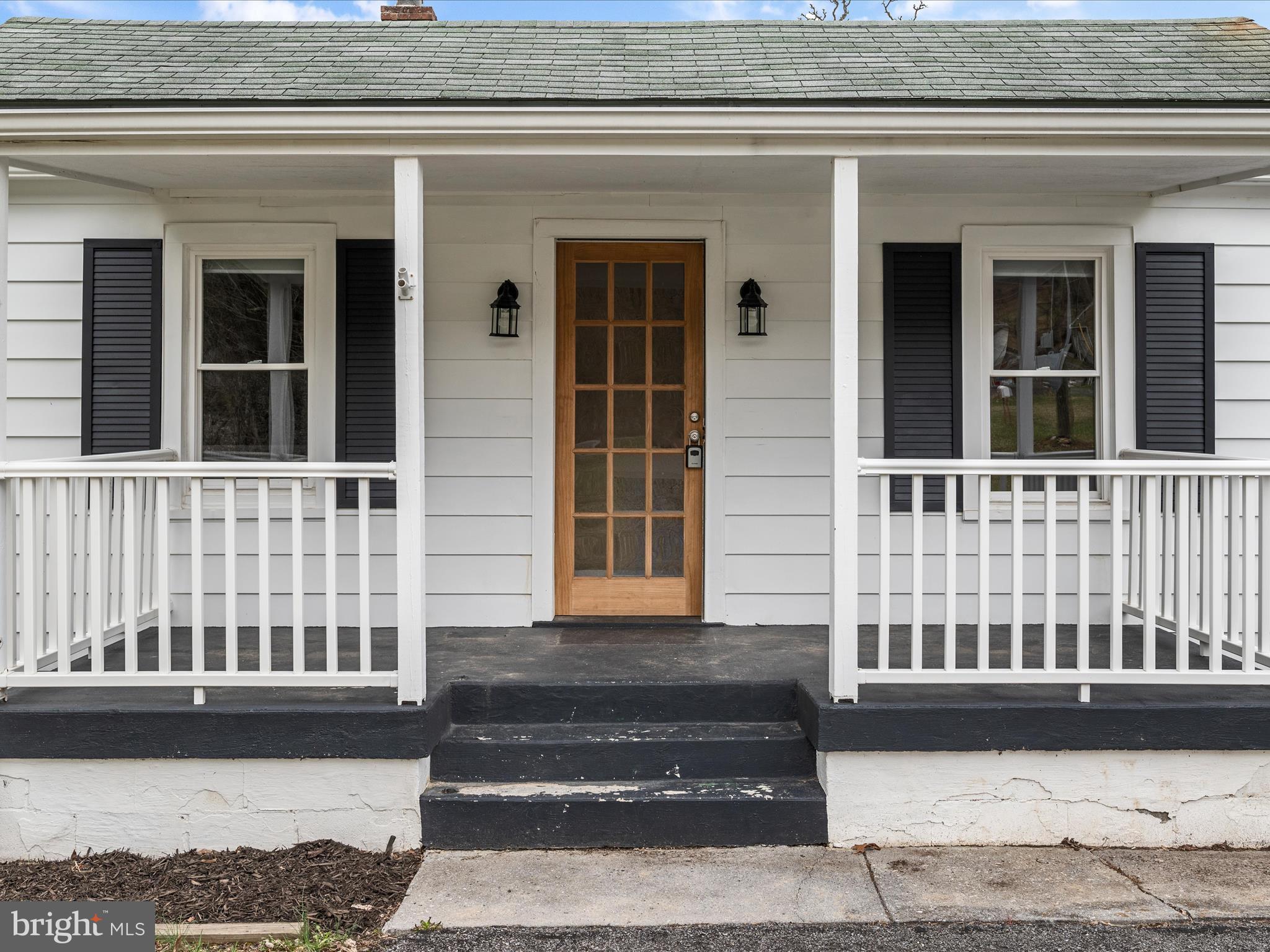 150 Marple Road Winchester, VA 22603 - Photo 7 of 28 Front Porch