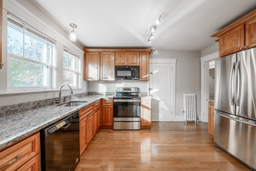 23 Noble Street, Unit 1 Newton, MA 02465 - Photo 4 of 22