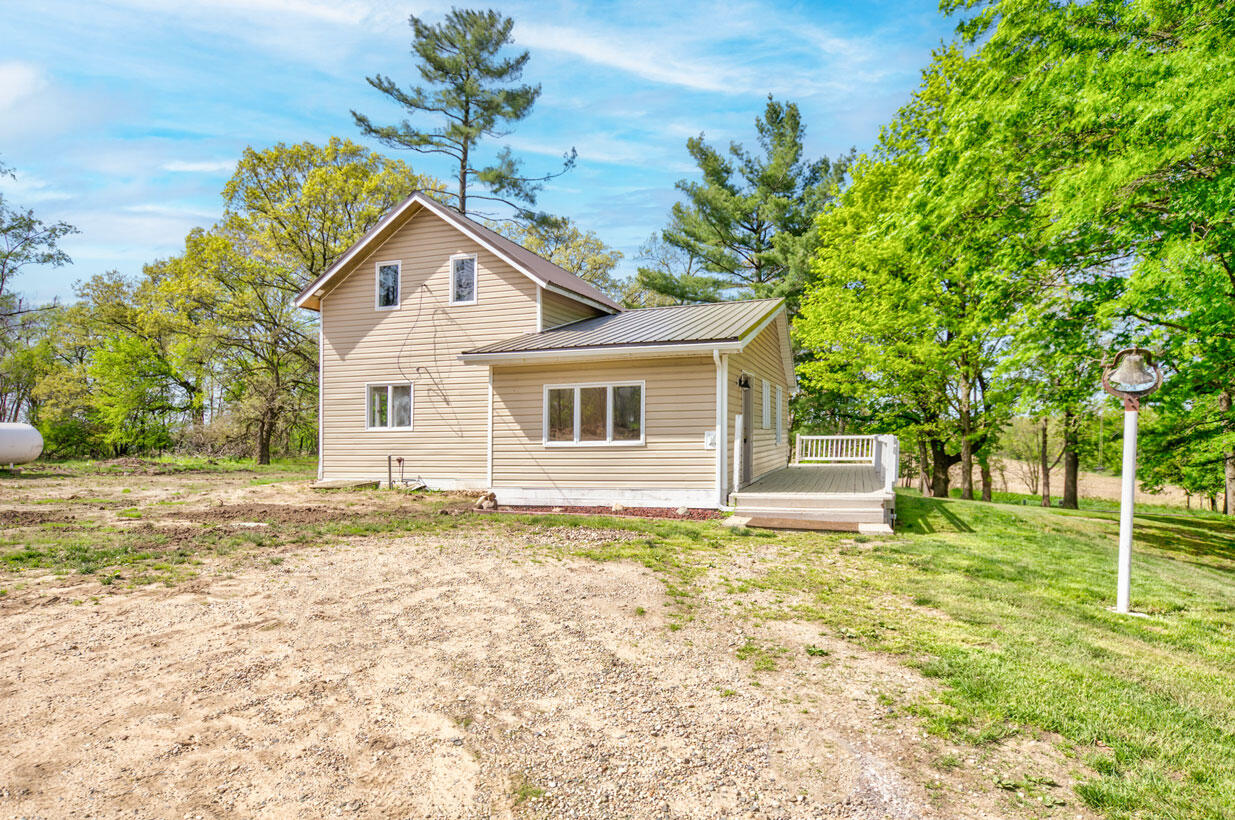 15655 Folks Road Homer, MI 49245 - Photo 2 of 39 8