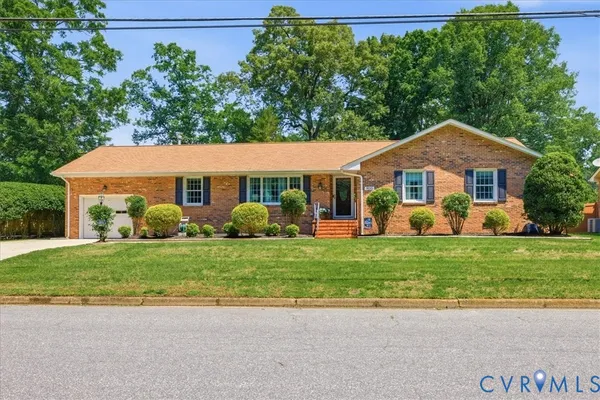 $399,500 | 1100 Elmwood Drive, Colonial Heights, VA 23834