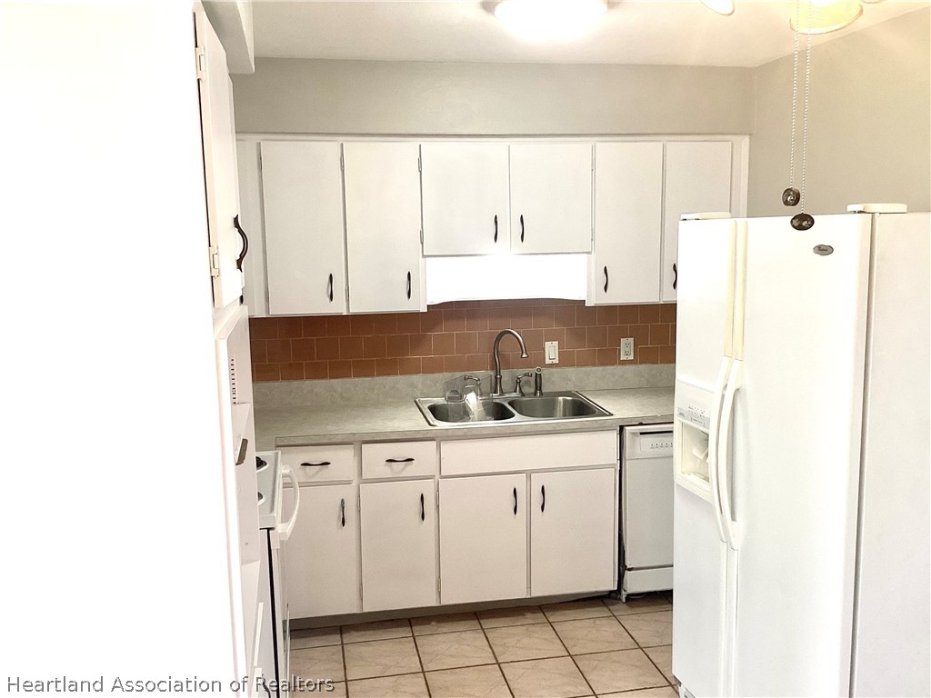 105 Pinehurst Road Sebring, FL 33870 - Photo 8 of 23 Gallery Image 8