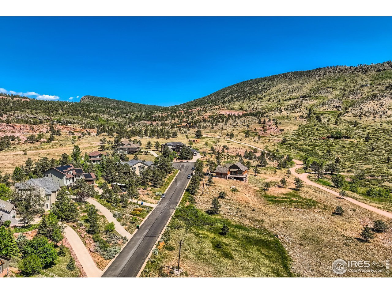 365 Vasquez Court Lyons, CO 80540 - Photo 32 of 40 a view of a sky from a city