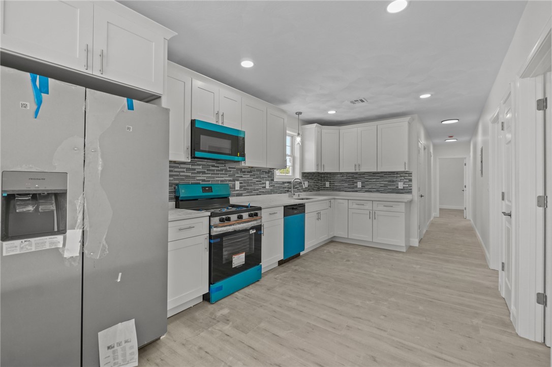 107 Sisson Street Providence, RI 02909 - Photo 7 of 31