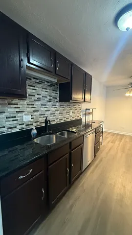 $2,200 | 880 East Old Willow Road, Unit 175, Prospect Heights, IL 60070